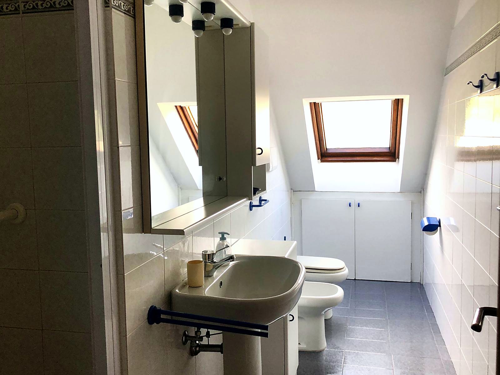 Bagno chiaro – Bagno con lucernario